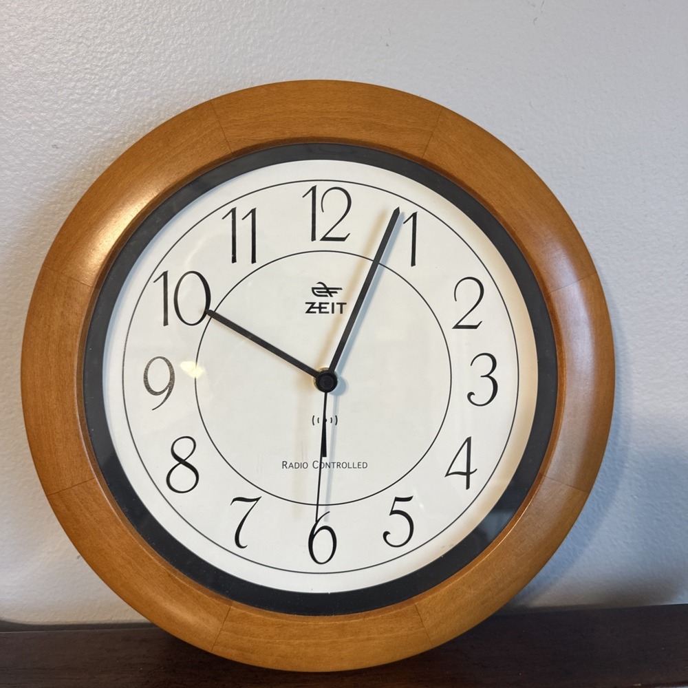 11.5" Zeit Radio Controlled Wall Clock Round Zeitpunkt